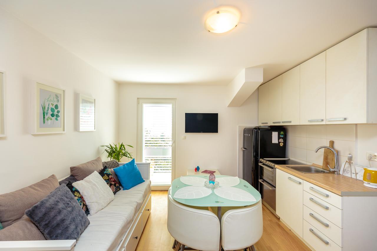 Two Bedroom Sunny Suite دوبروفينك المظهر الخارجي الصورة