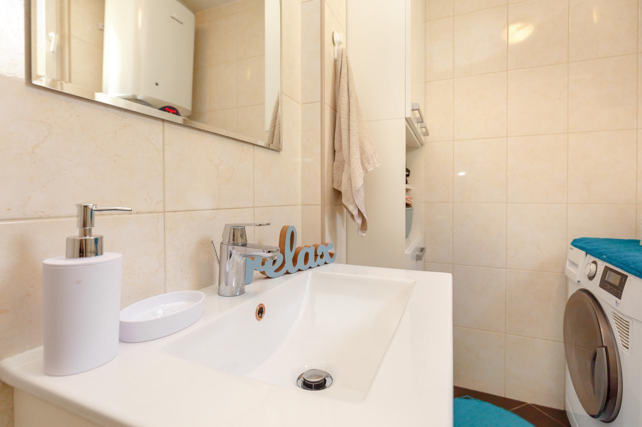 Two Bedroom Sunny Suite دوبروفينك المظهر الخارجي الصورة
