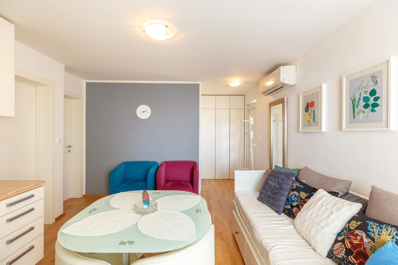 Two Bedroom Sunny Suite دوبروفينك المظهر الخارجي الصورة