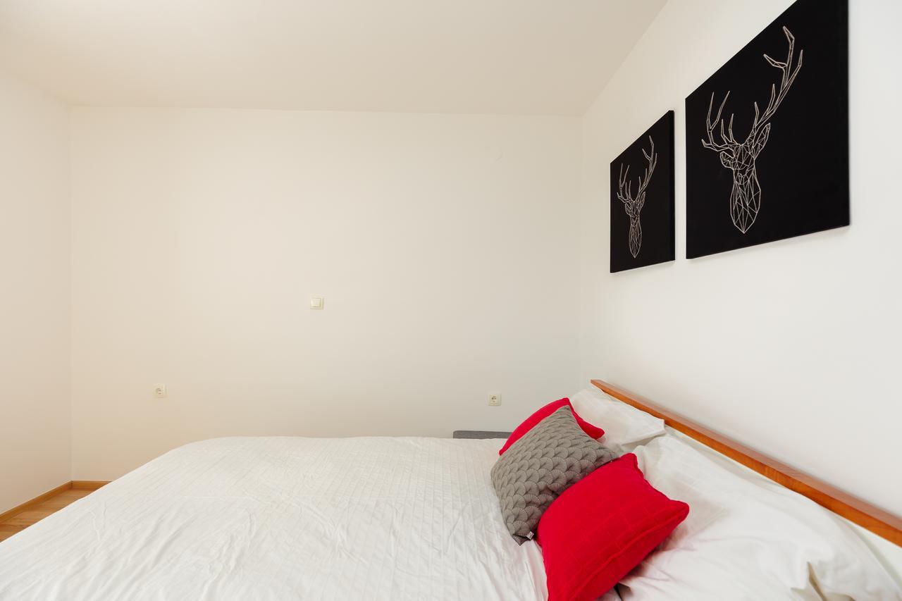 Two Bedroom Sunny Suite دوبروفينك المظهر الخارجي الصورة
